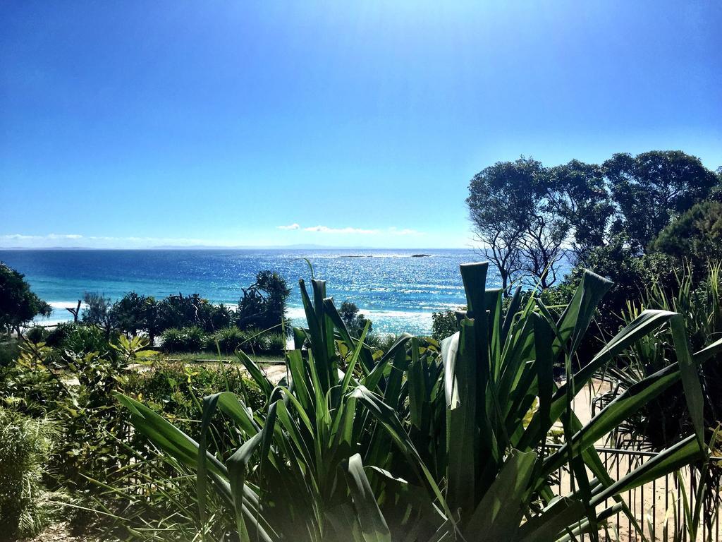 Stradbroke Island Beach Hotel ポイント・ルックアウト エクステリア 写真