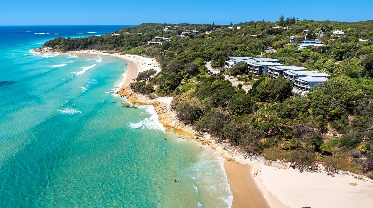 Stradbroke Island Beach Hotel ポイント・ルックアウト エクステリア 写真