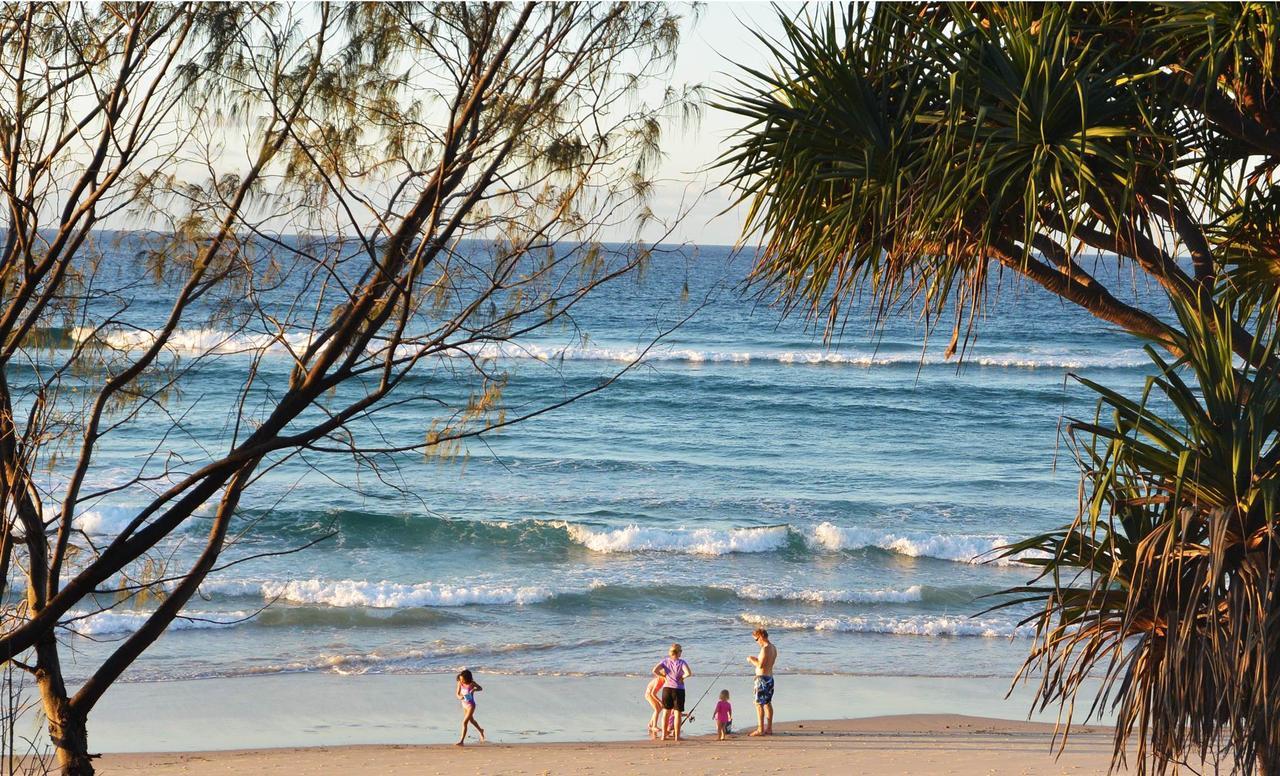 Stradbroke Island Beach Hotel ポイント・ルックアウト エクステリア 写真